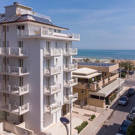Rubino Apartments A 100Metri Dal Mare 리치오네 외부 사진