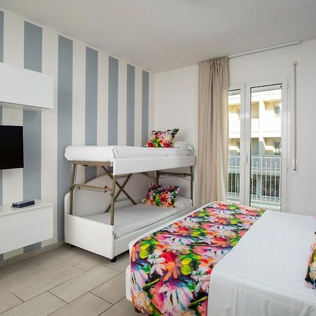 Rubino Apartments A 100Metri Dal Mare 리치오네 외부 사진