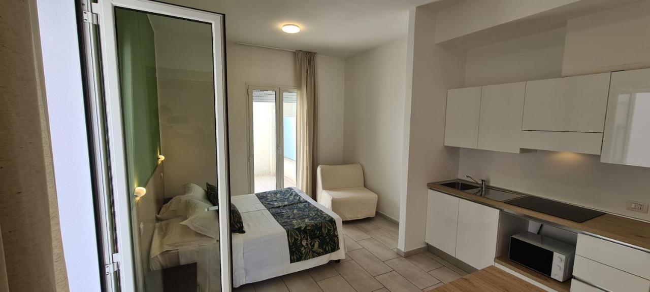 Rubino Apartments A 100Metri Dal Mare 리치오네 외부 사진