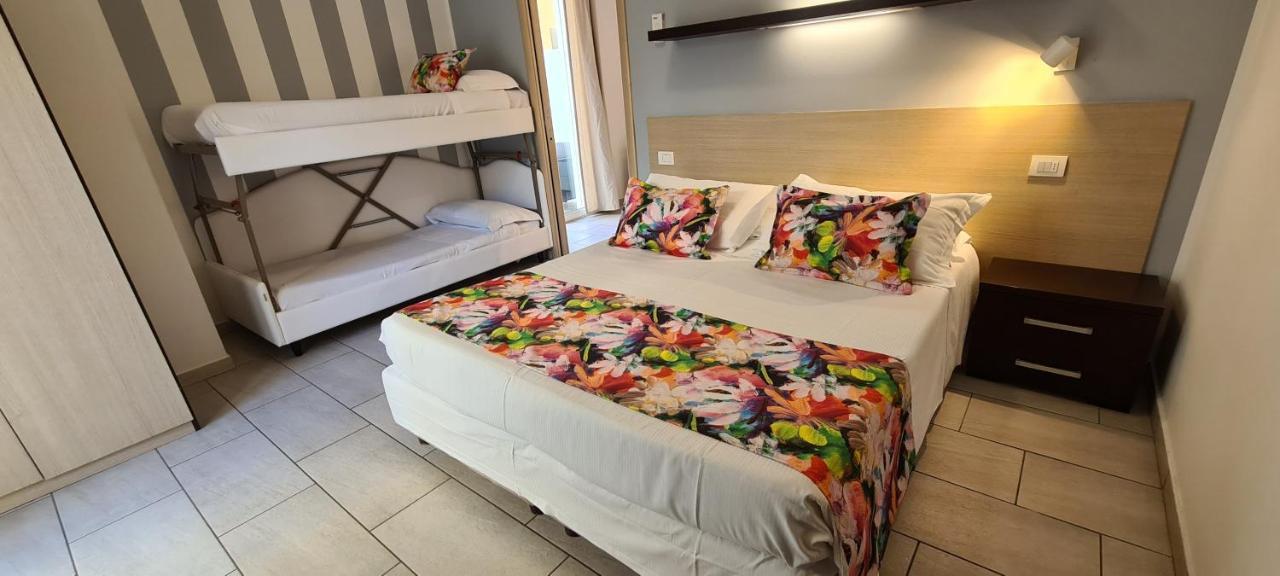 Rubino Apartments A 100Metri Dal Mare 리치오네 외부 사진