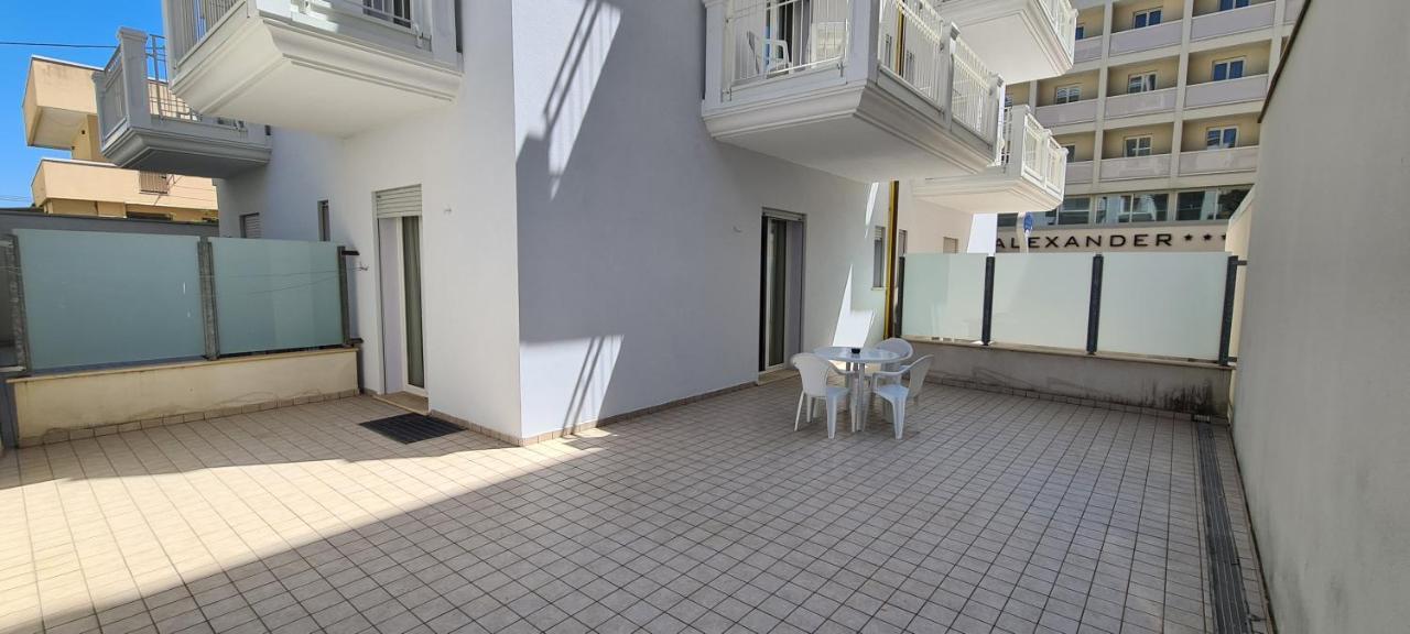 Rubino Apartments A 100Metri Dal Mare 리치오네 외부 사진
