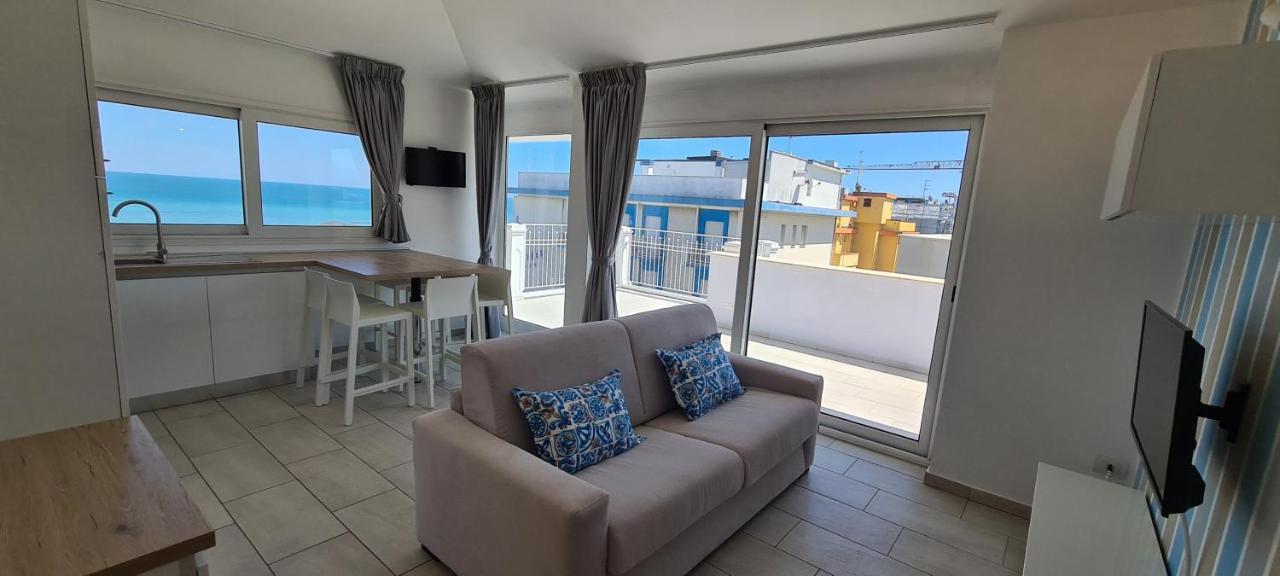 Rubino Apartments A 100Metri Dal Mare 리치오네 외부 사진