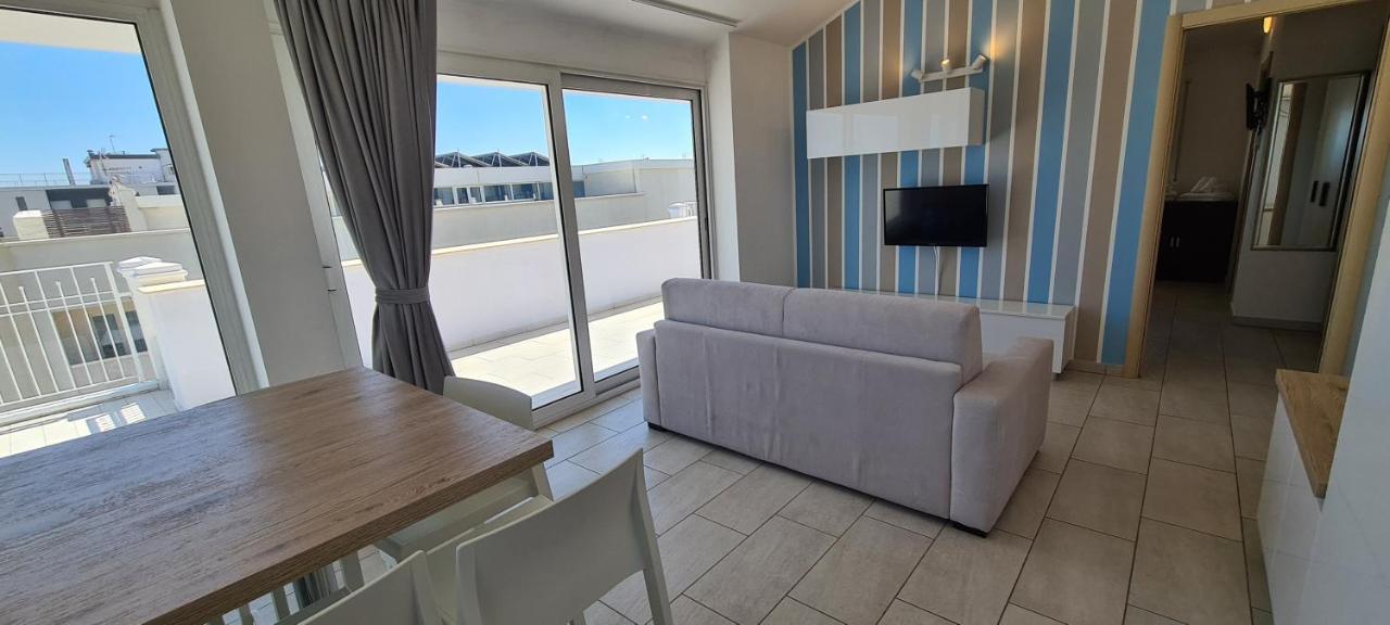 Rubino Apartments A 100Metri Dal Mare 리치오네 외부 사진
