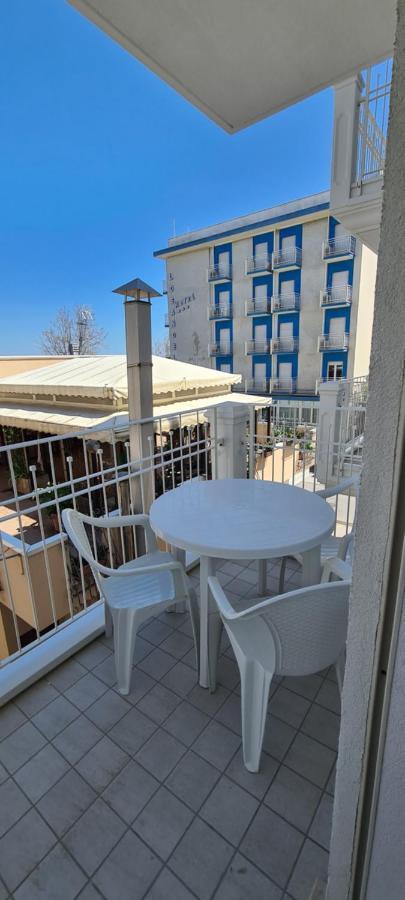 Rubino Apartments A 100Metri Dal Mare 리치오네 외부 사진