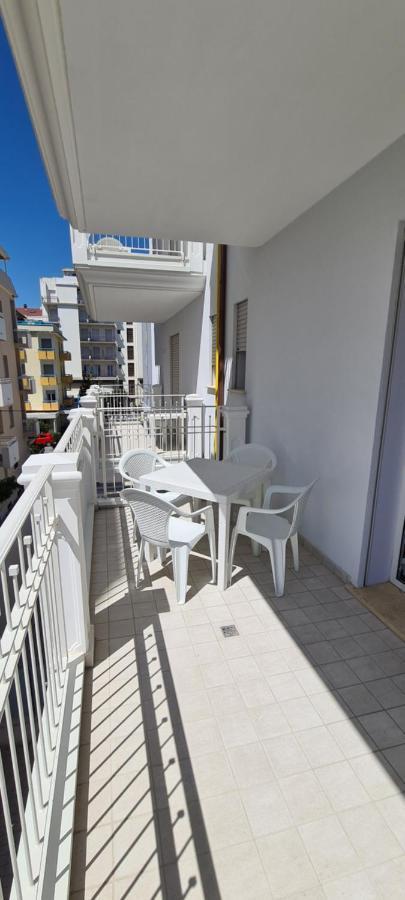 Rubino Apartments A 100Metri Dal Mare 리치오네 외부 사진