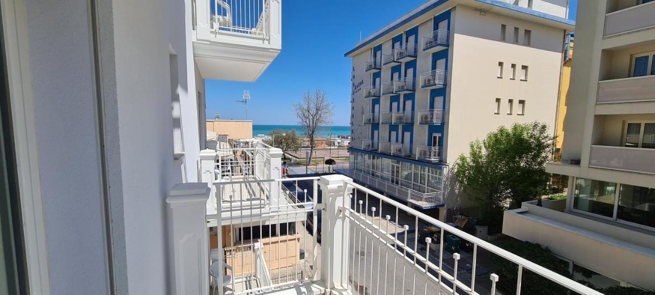 Rubino Apartments A 100Metri Dal Mare 리치오네 외부 사진