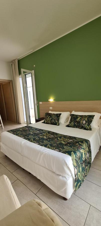 Rubino Apartments A 100Metri Dal Mare 리치오네 외부 사진