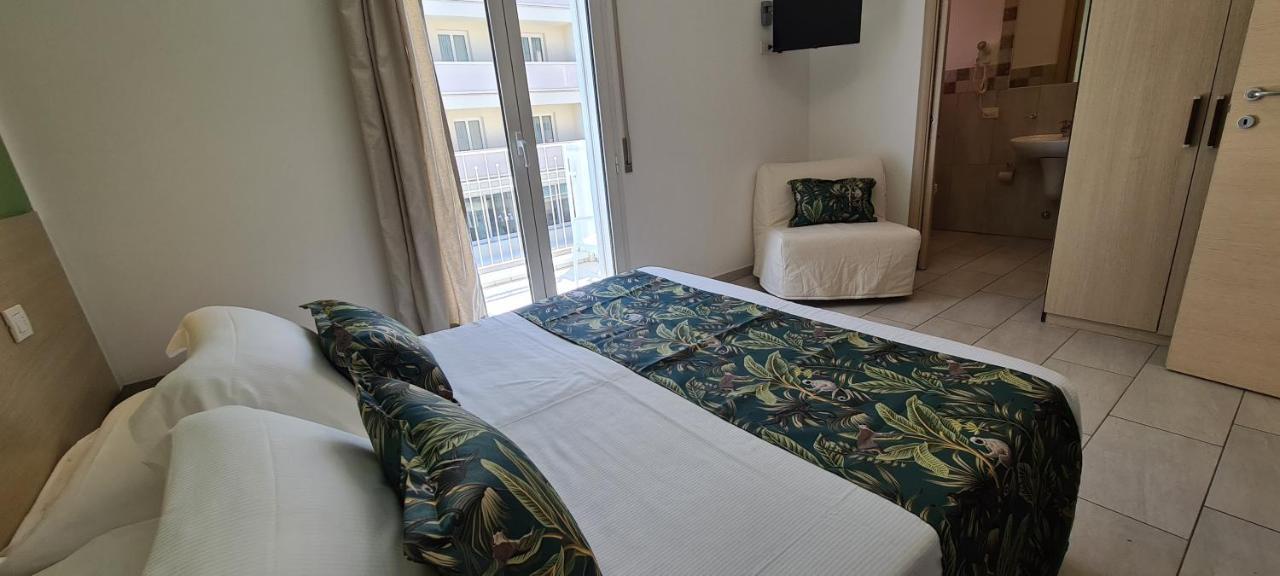 Rubino Apartments A 100Metri Dal Mare 리치오네 외부 사진