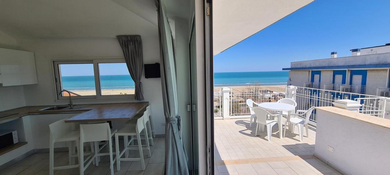 Rubino Apartments A 100Metri Dal Mare 리치오네 외부 사진