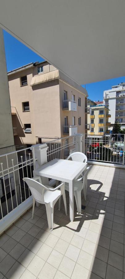 Rubino Apartments A 100Metri Dal Mare 리치오네 외부 사진