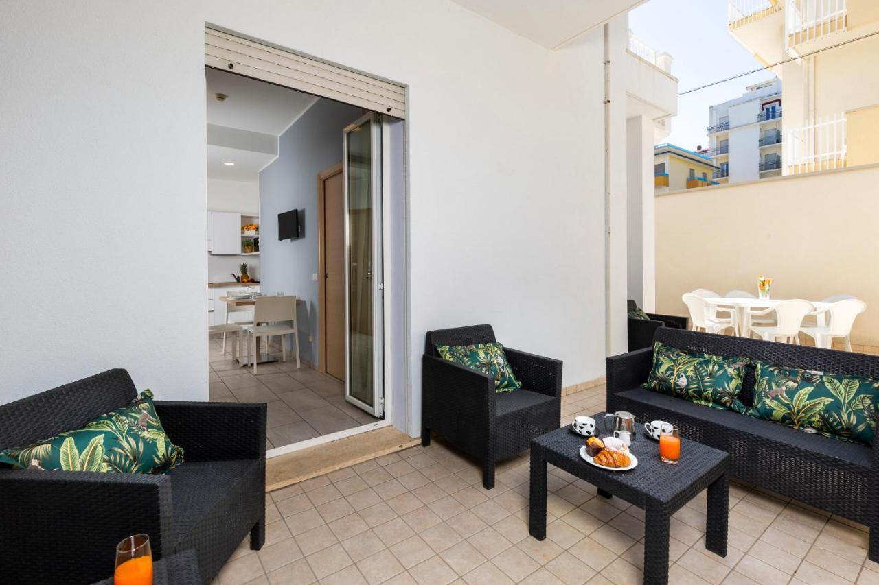 Rubino Apartments A 100Metri Dal Mare 리치오네 외부 사진