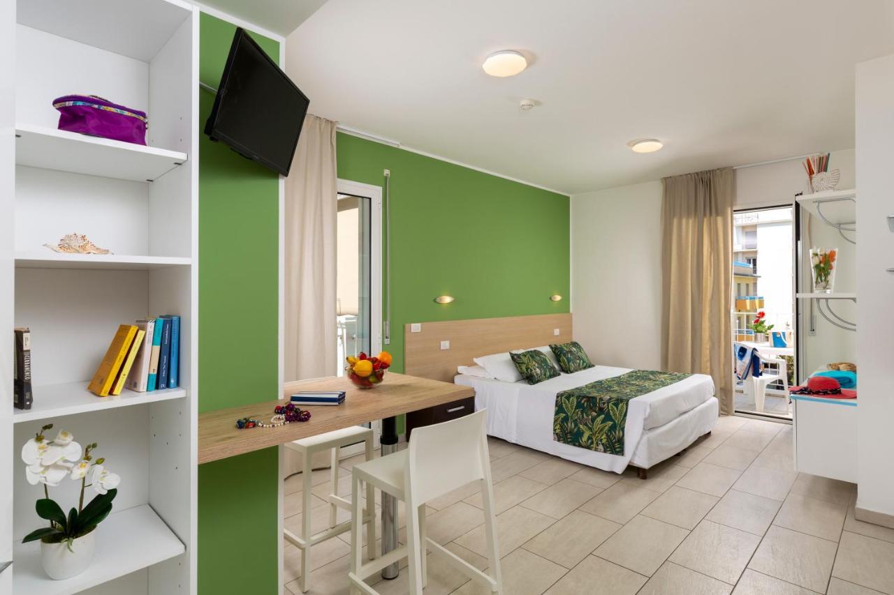 Rubino Apartments A 100Metri Dal Mare 리치오네 외부 사진