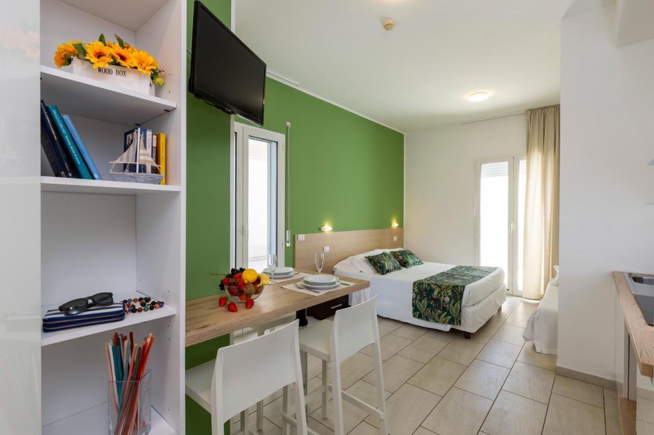 Rubino Apartments A 100Metri Dal Mare 리치오네 외부 사진