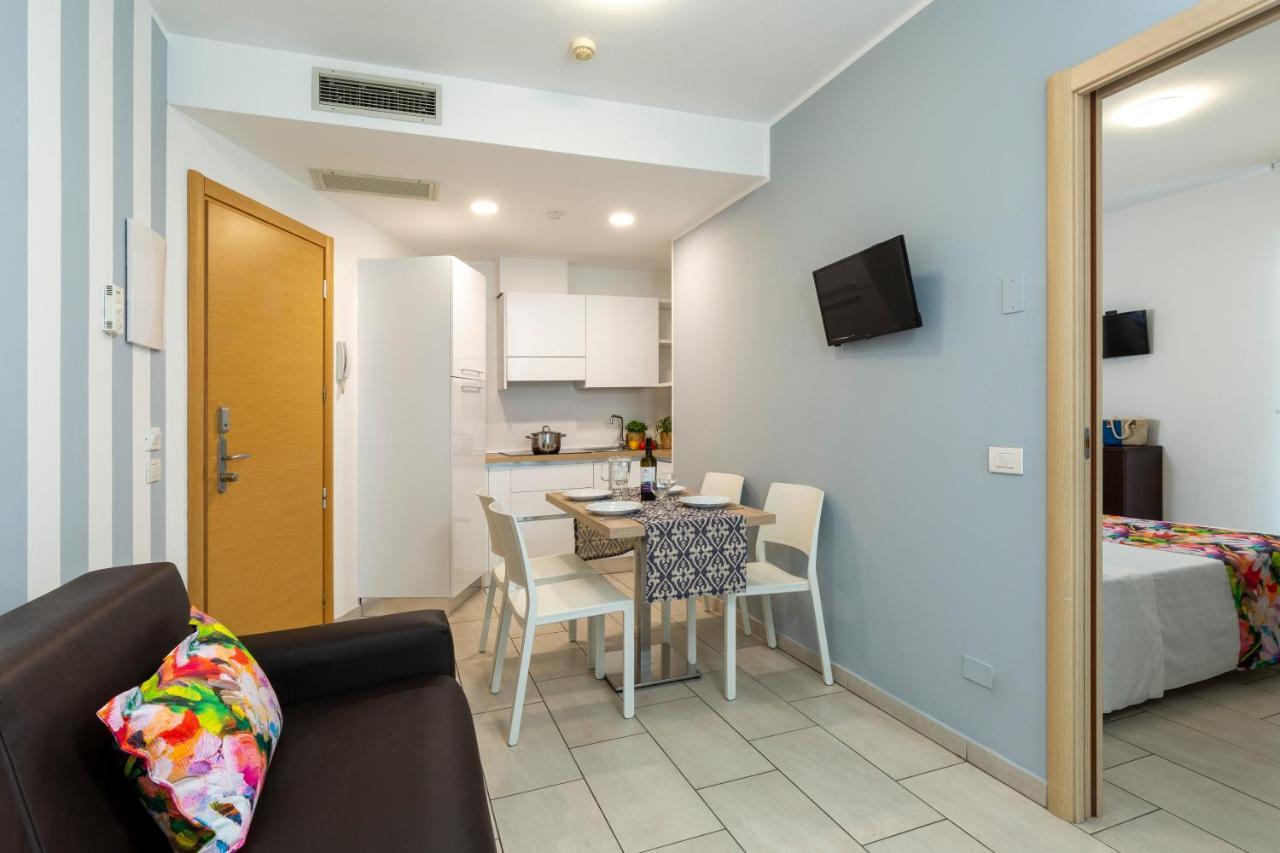 Rubino Apartments A 100Metri Dal Mare 리치오네 외부 사진