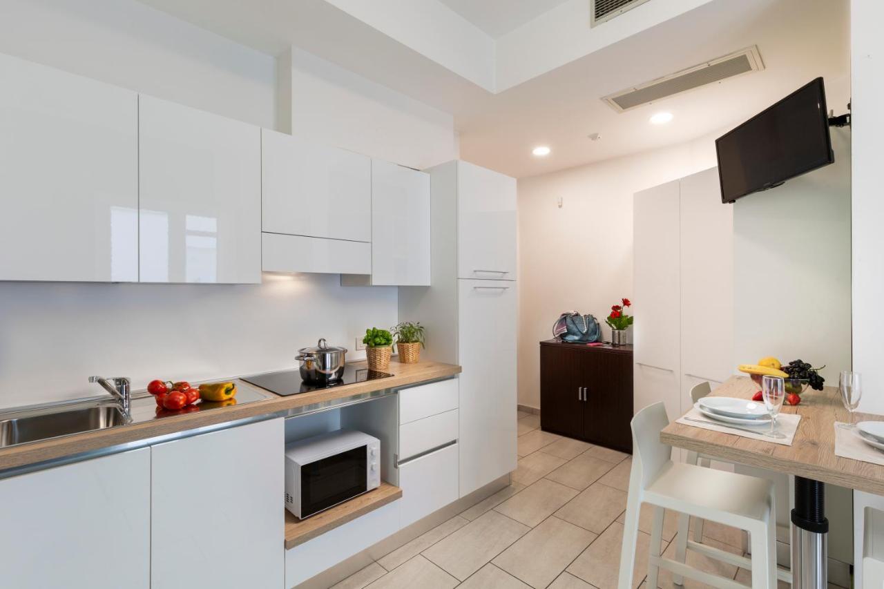 Rubino Apartments A 100Metri Dal Mare 리치오네 외부 사진