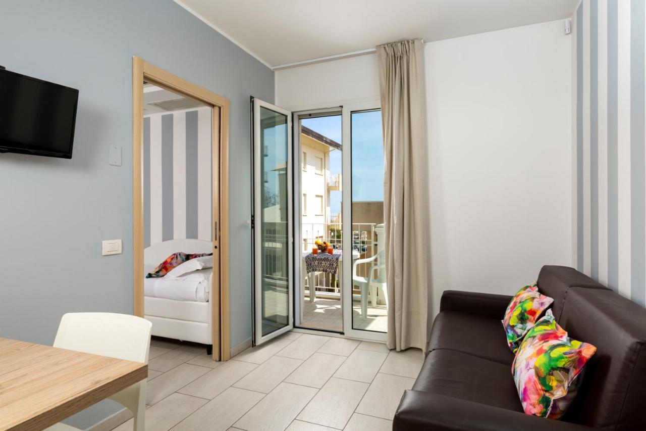Rubino Apartments A 100Metri Dal Mare 리치오네 외부 사진