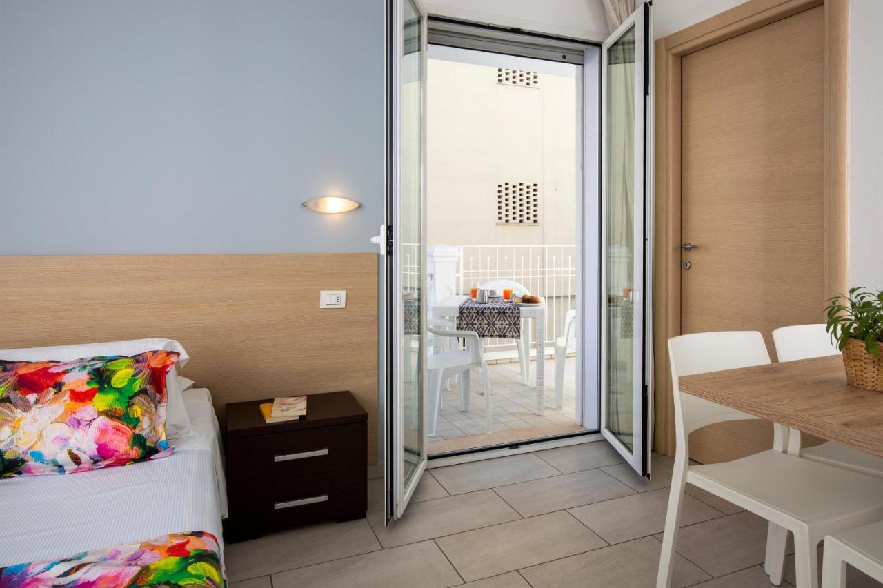 Rubino Apartments A 100Metri Dal Mare 리치오네 외부 사진