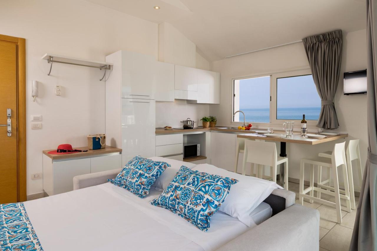 Rubino Apartments A 100Metri Dal Mare 리치오네 외부 사진