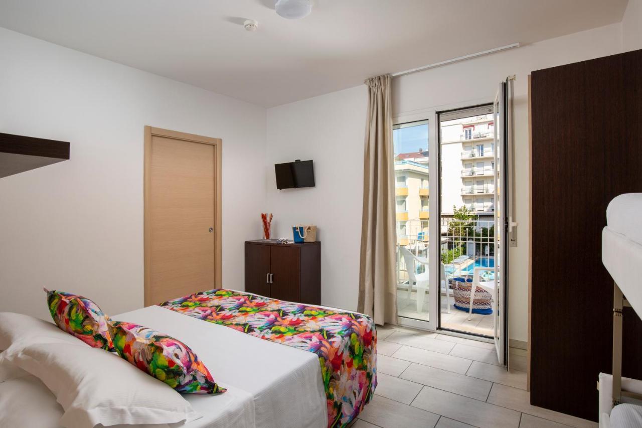 Rubino Apartments A 100Metri Dal Mare 리치오네 외부 사진