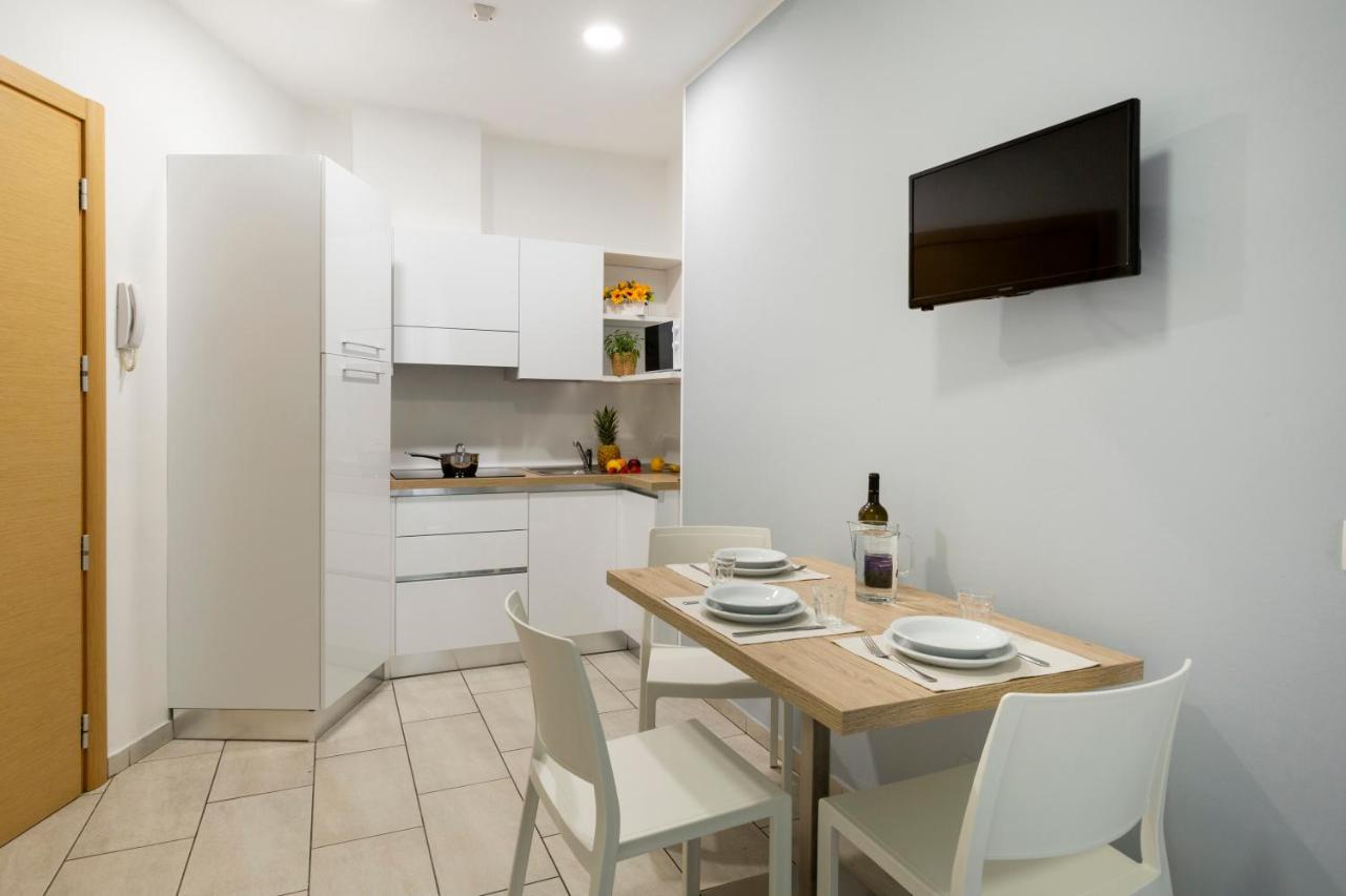 Rubino Apartments A 100Metri Dal Mare 리치오네 외부 사진